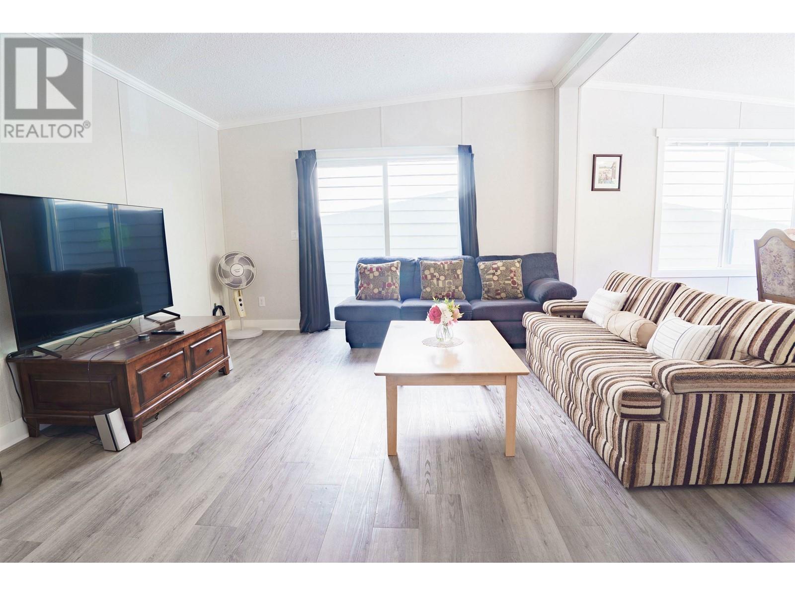 9362 Stephens Way, Halfmoon Bay, British Columbia  V7Z 1G9 - Photo 10 - R2782617