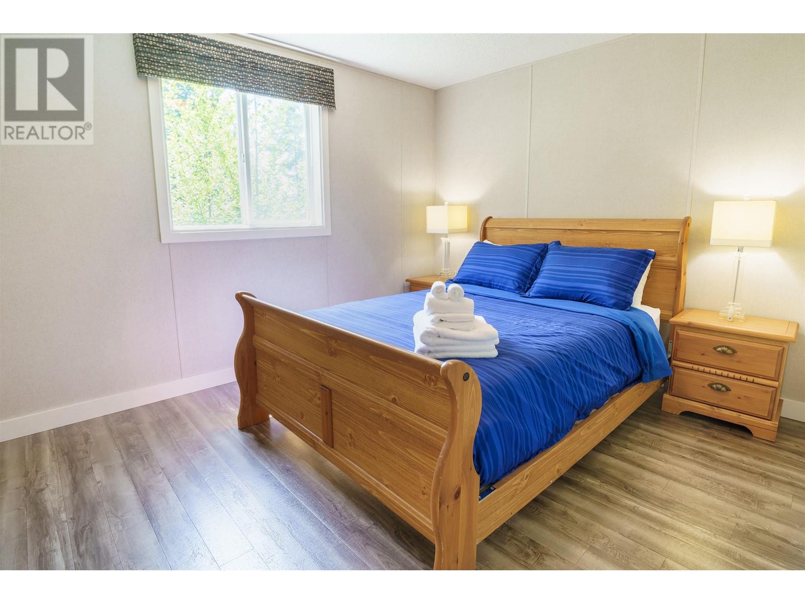 9362 Stephens Way, Halfmoon Bay, British Columbia  V7Z 1G9 - Photo 16 - R2782617