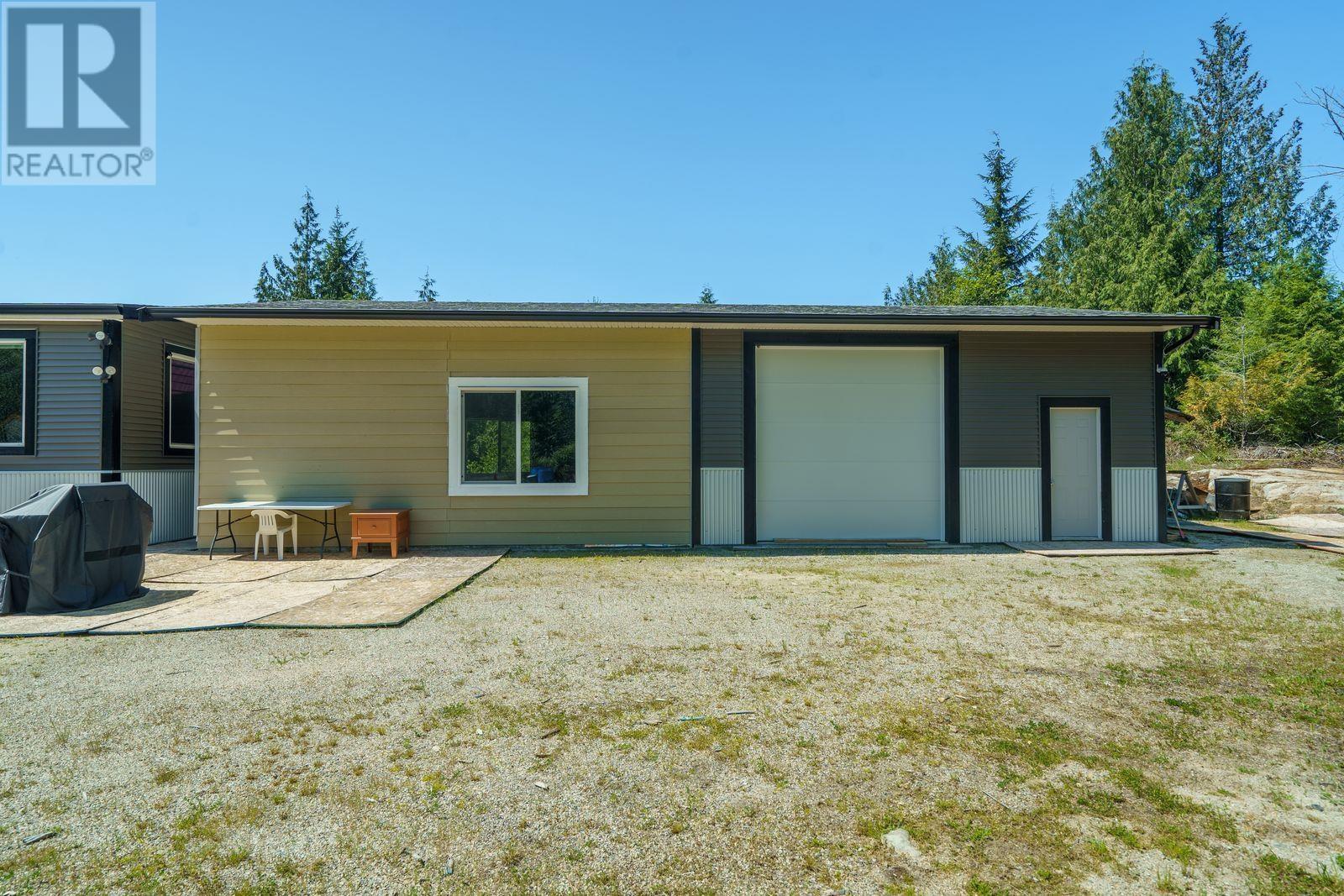 9362 Stephens Way, Halfmoon Bay, British Columbia  V7Z 1G9 - Photo 27 - R2782617