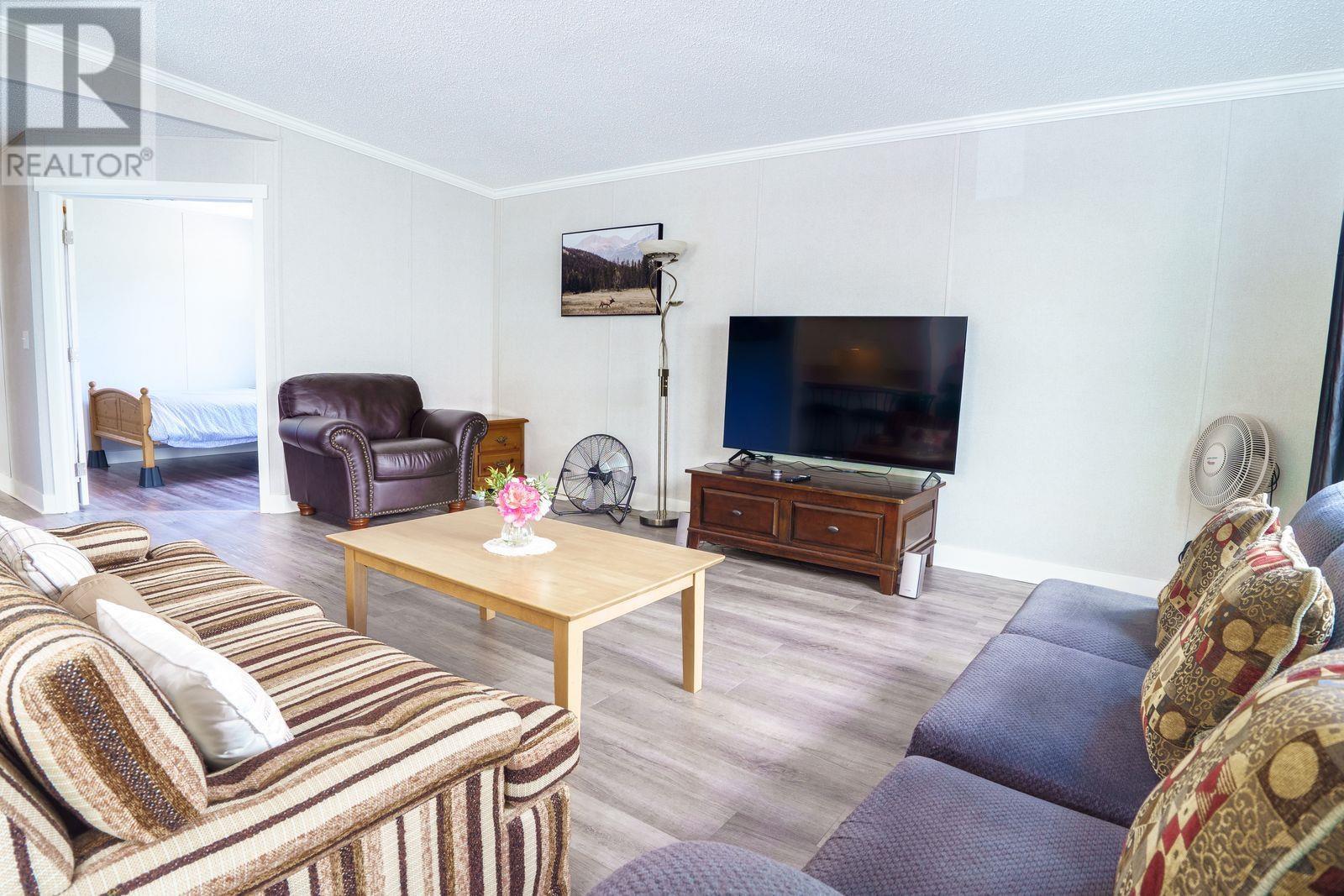 9362 Stephens Way, Halfmoon Bay, British Columbia  V7Z 1G9 - Photo 11 - R2782617