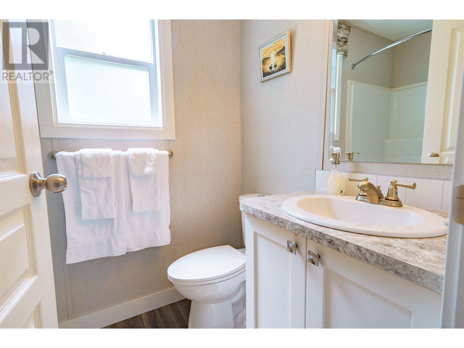 9362 Stephens Way, Halfmoon Bay, British Columbia  V7Z 1G9 - Photo 13 - R2782617