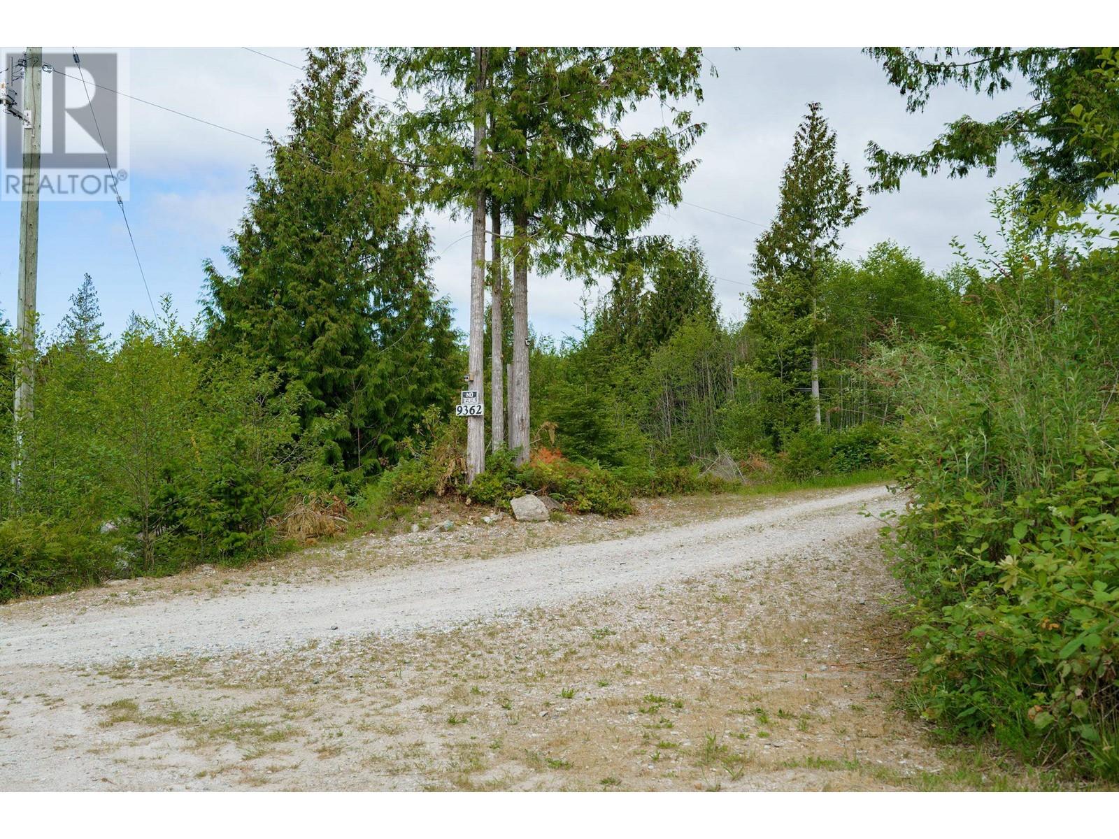 9362 Stephens Way, Halfmoon Bay, British Columbia  V7Z 1G9 - Photo 4 - R2782617