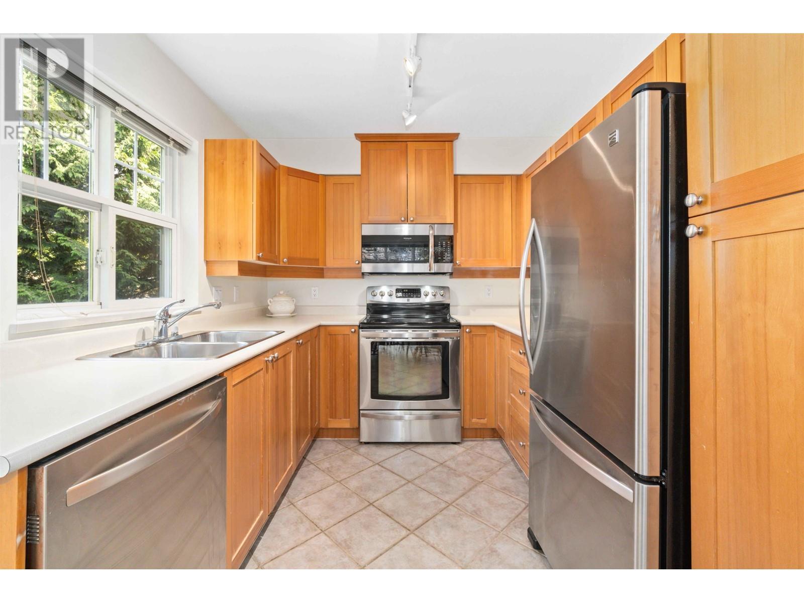 305 1438 Parkway Boulevard, Coquitlam, British Columbia  V3E 3M1 - Photo 10 - R2801523