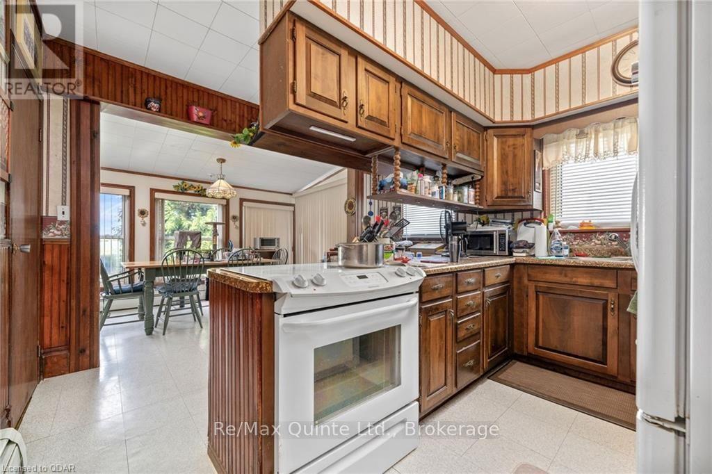 595 Elmbrook Rd, Prince Edward County, Ontario  K0K 2T0 - Photo 12 - X6586608