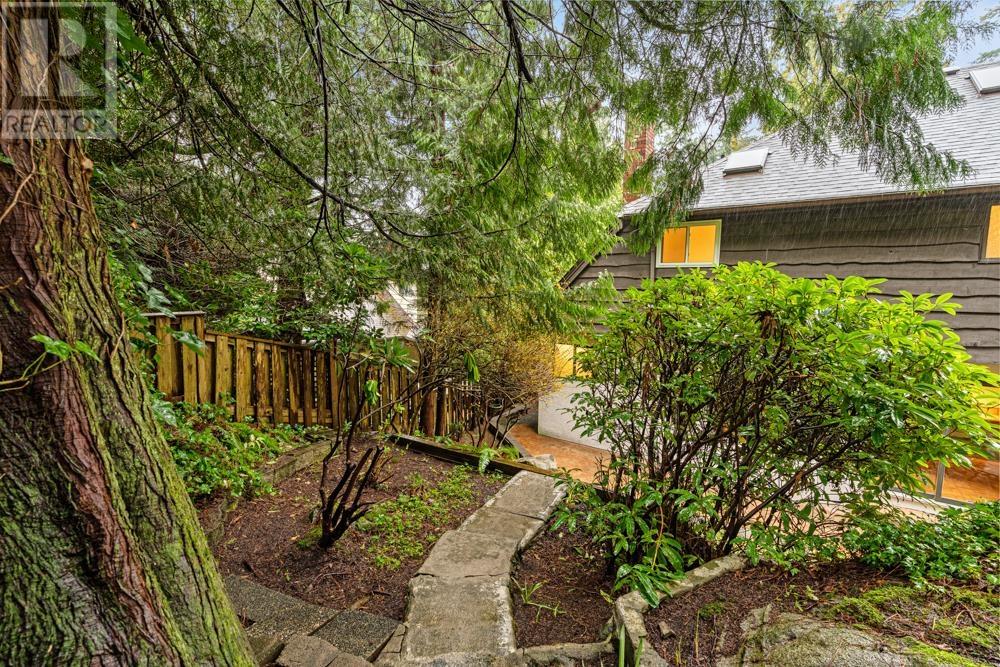 5185 Headland Drive, West Vancouver, British Columbia  V7W 2W9 - Photo 14 - R2801265