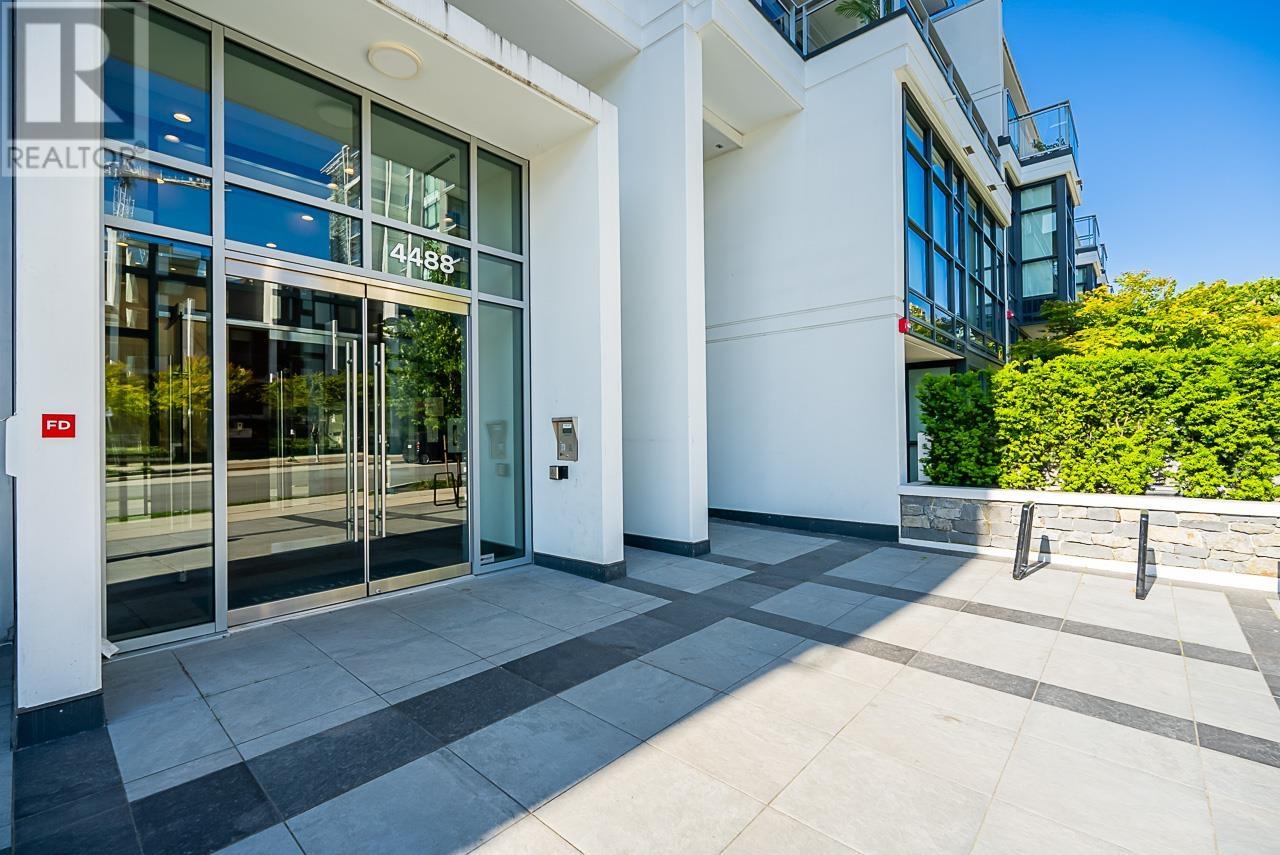 302 4488 Juneau Street, Burnaby, British Columbia  V5C 0M4 - Photo 2 - R2801905