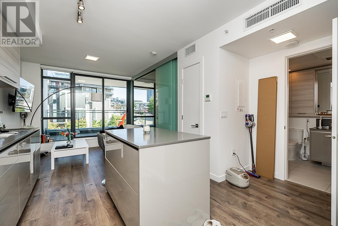 302 4488 Juneau Street, Burnaby, British Columbia  V5C 0M4 - Photo 6 - R2801905