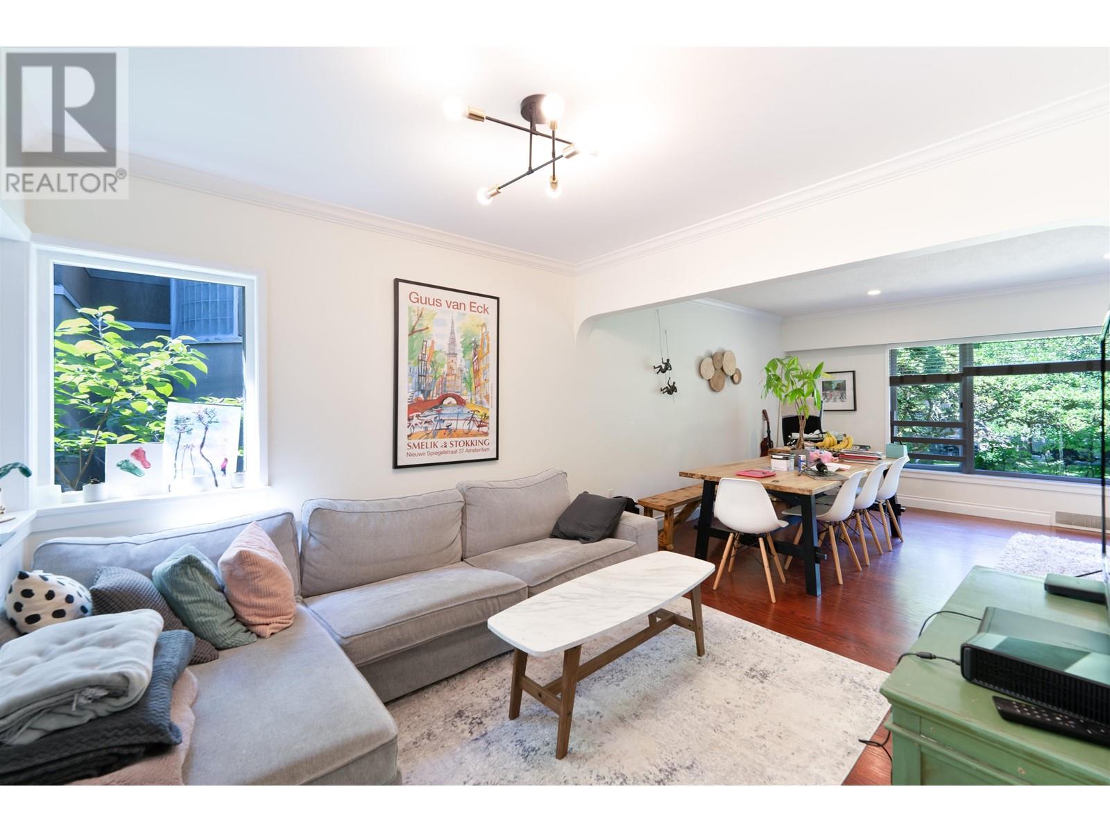 2036 W 60th Avenue, Vancouver, British Columbia  V6P 2B1 - Photo 2 - R2794860