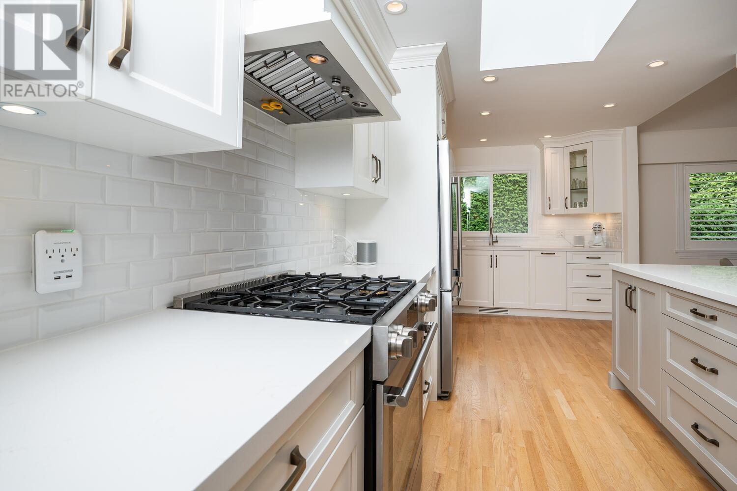 4975 Weaver Drive, Delta, British Columbia  V4M 1R5 - Photo 4 - R2801352
