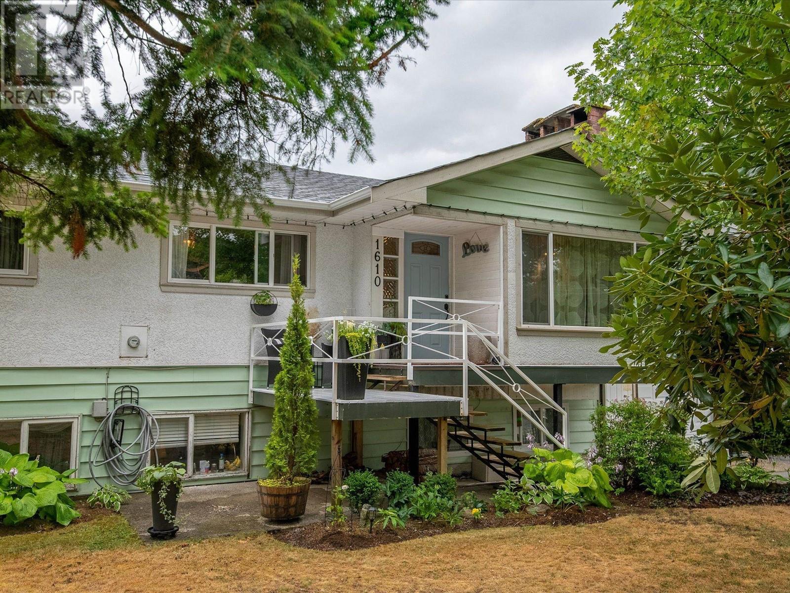 1610 Depot Road, Squamish, British Columbia  V0N 1H0 - Photo 2 - R2801972