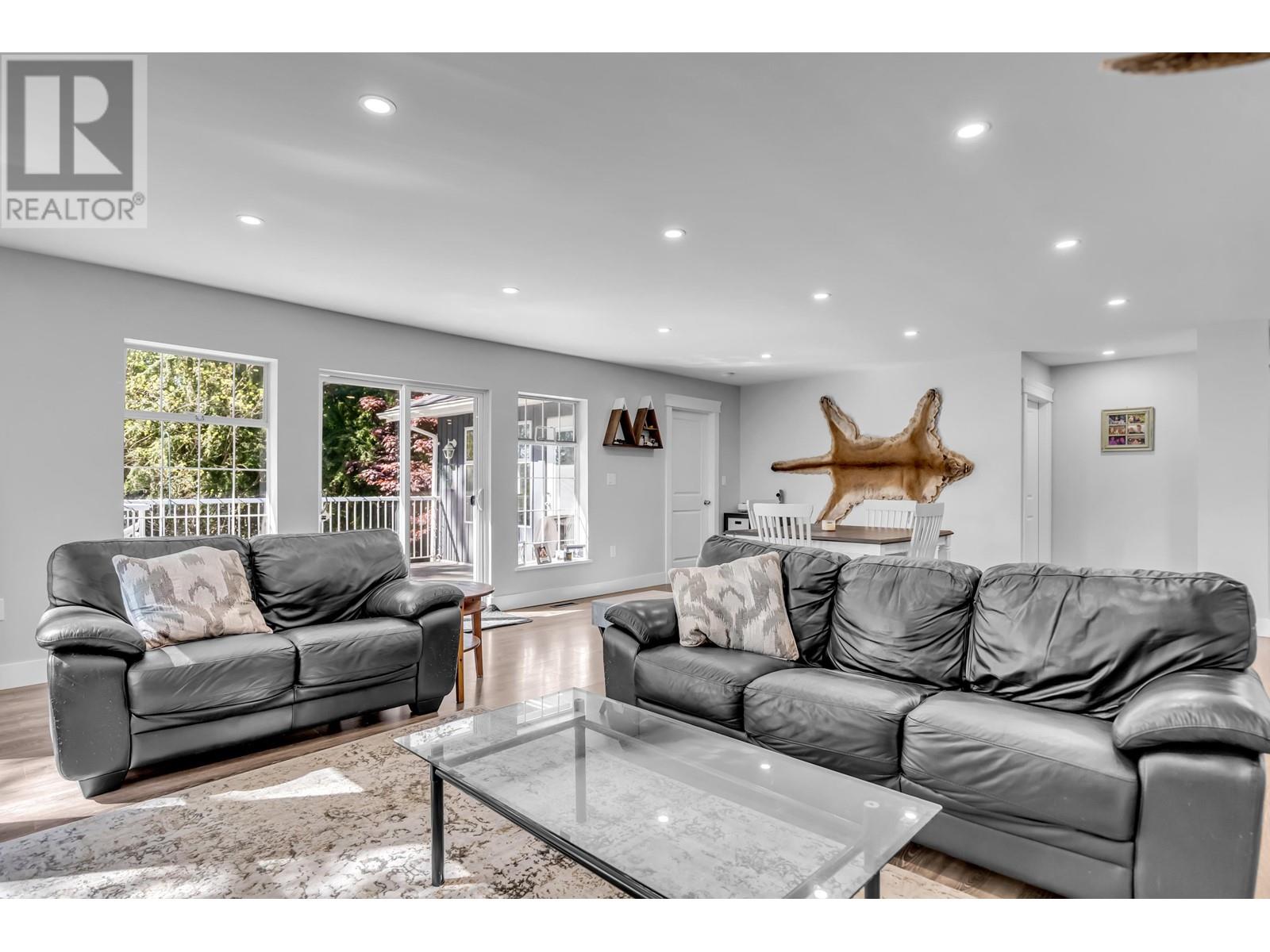 28511 104 Avenue, Maple Ridge, British Columbia  V2W 1L5 - Photo 5 - R2777735