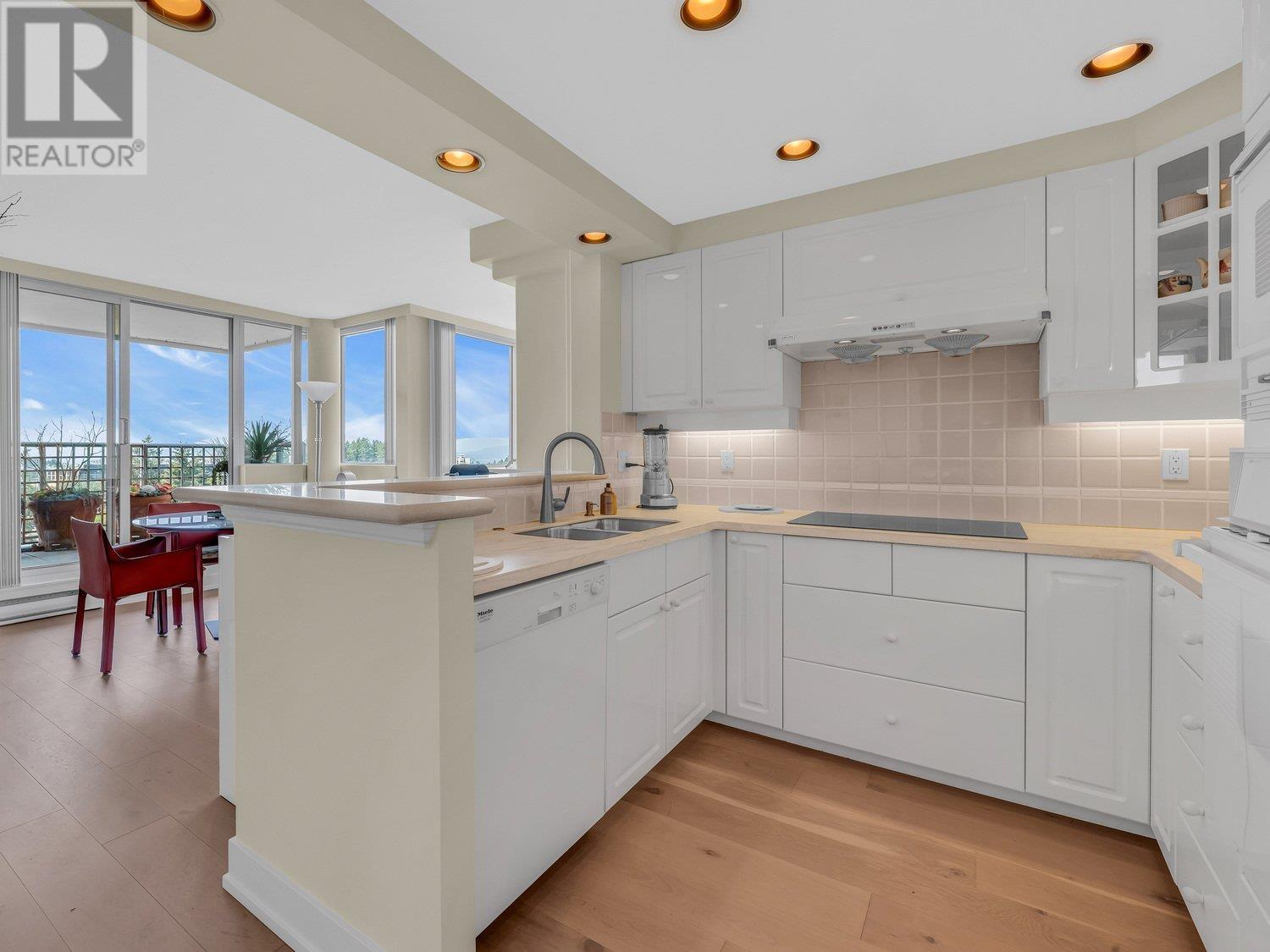 1803 5775 Hampton Place, Vancouver, British Columbia  V6T 2G6 - Photo 7 - R2801604