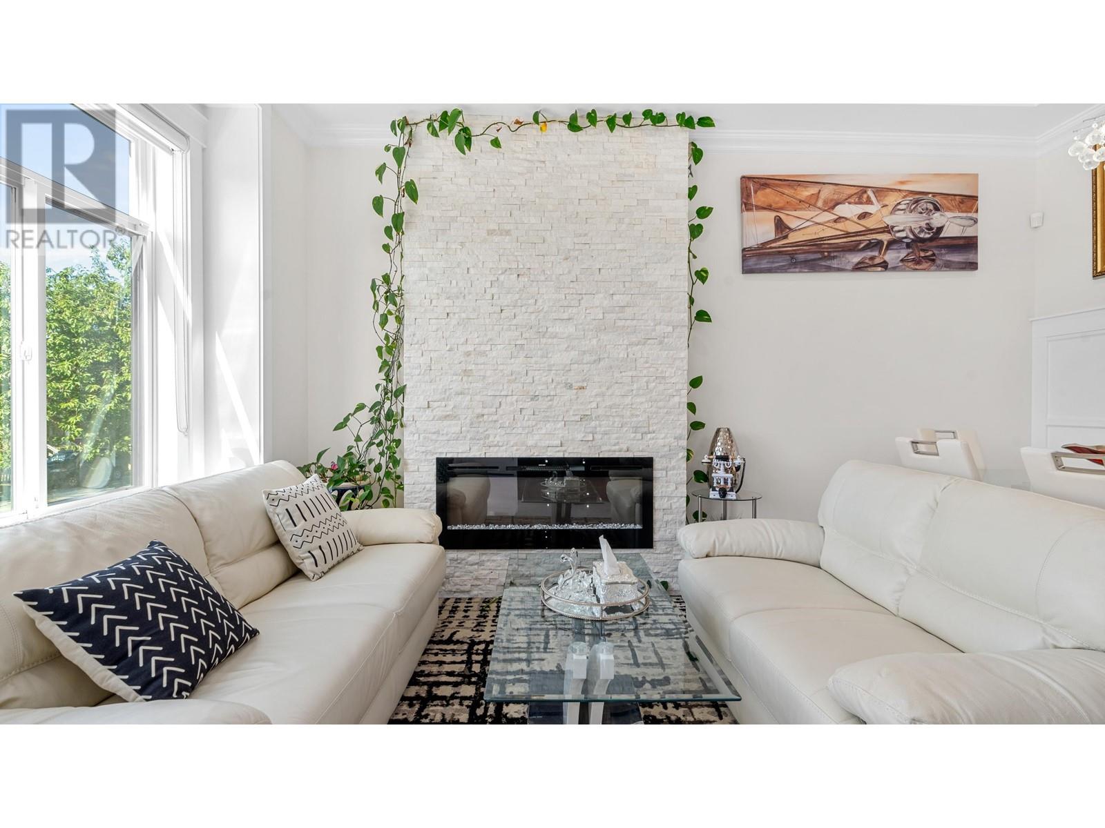 273 E 57th Avenue, Vancouver, British Columbia  V5X 1S6 - Photo 2 - R2801137