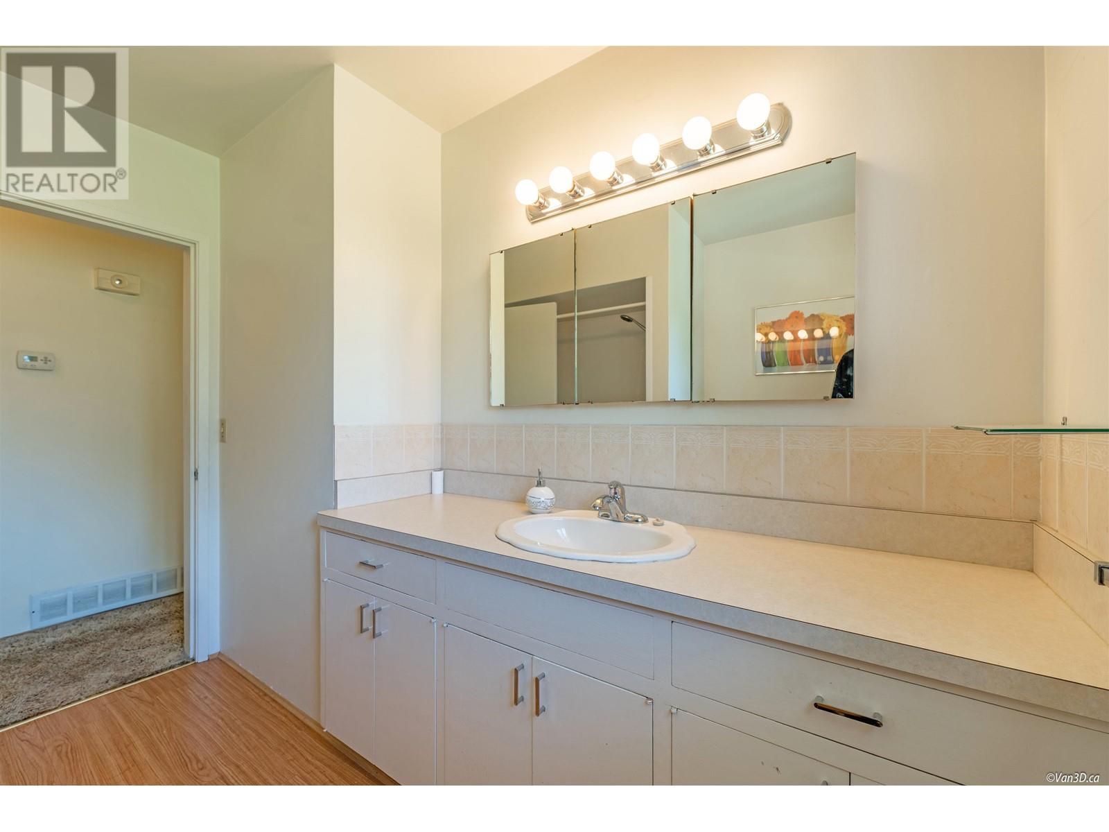 2237 Chesterfield Avenue, North Vancouver, British Columbia  V7M 2P7 - Photo 24 - R2801845