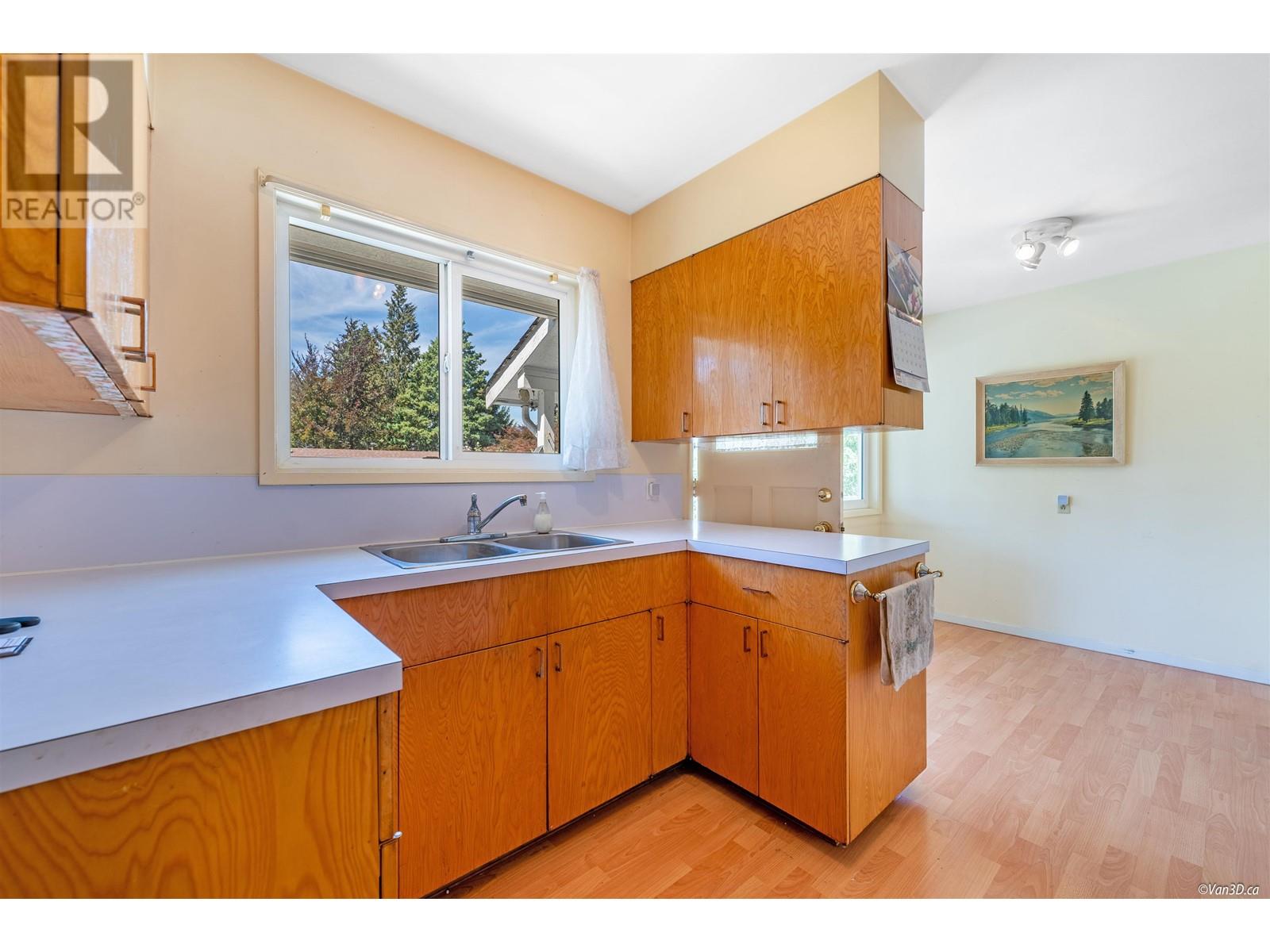 2237 Chesterfield Avenue, North Vancouver, British Columbia  V7M 2P7 - Photo 16 - R2801845