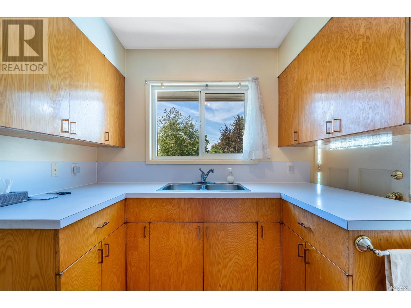 2237 Chesterfield Avenue, North Vancouver, British Columbia  V7M 2P7 - Photo 17 - R2801845