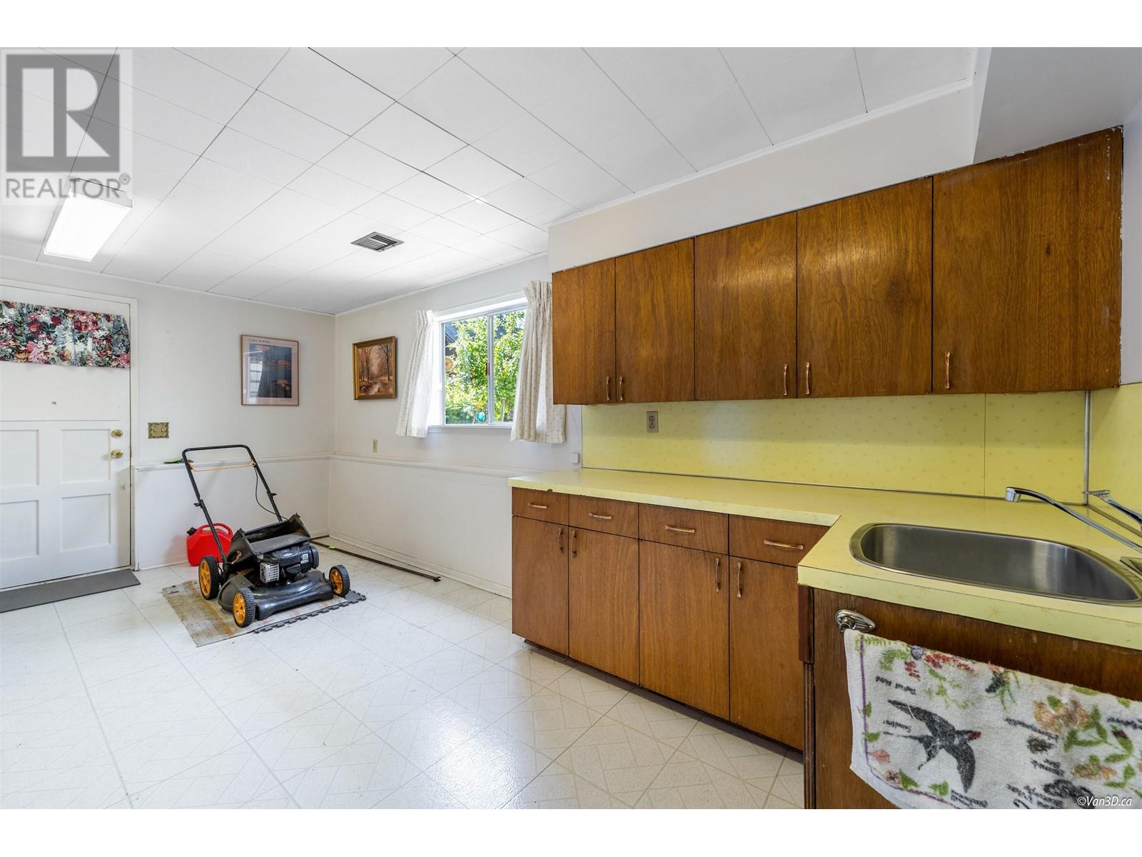 2237 Chesterfield Avenue, North Vancouver, British Columbia  V7M 2P7 - Photo 25 - R2801845