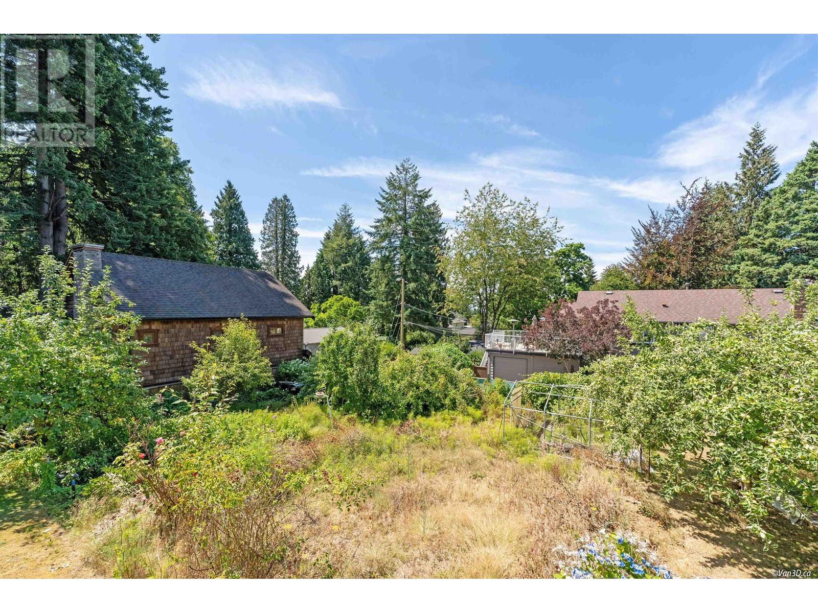 2237 Chesterfield Avenue, North Vancouver, British Columbia  V7M 2P7 - Photo 6 - R2801845
