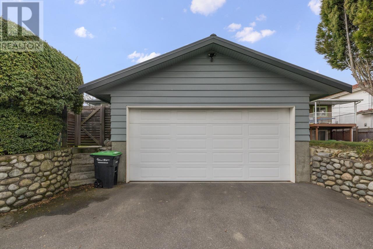 5388 Slocan Street, Vancouver, British Columbia  V5R 2A7 - Photo 8 - R2802362