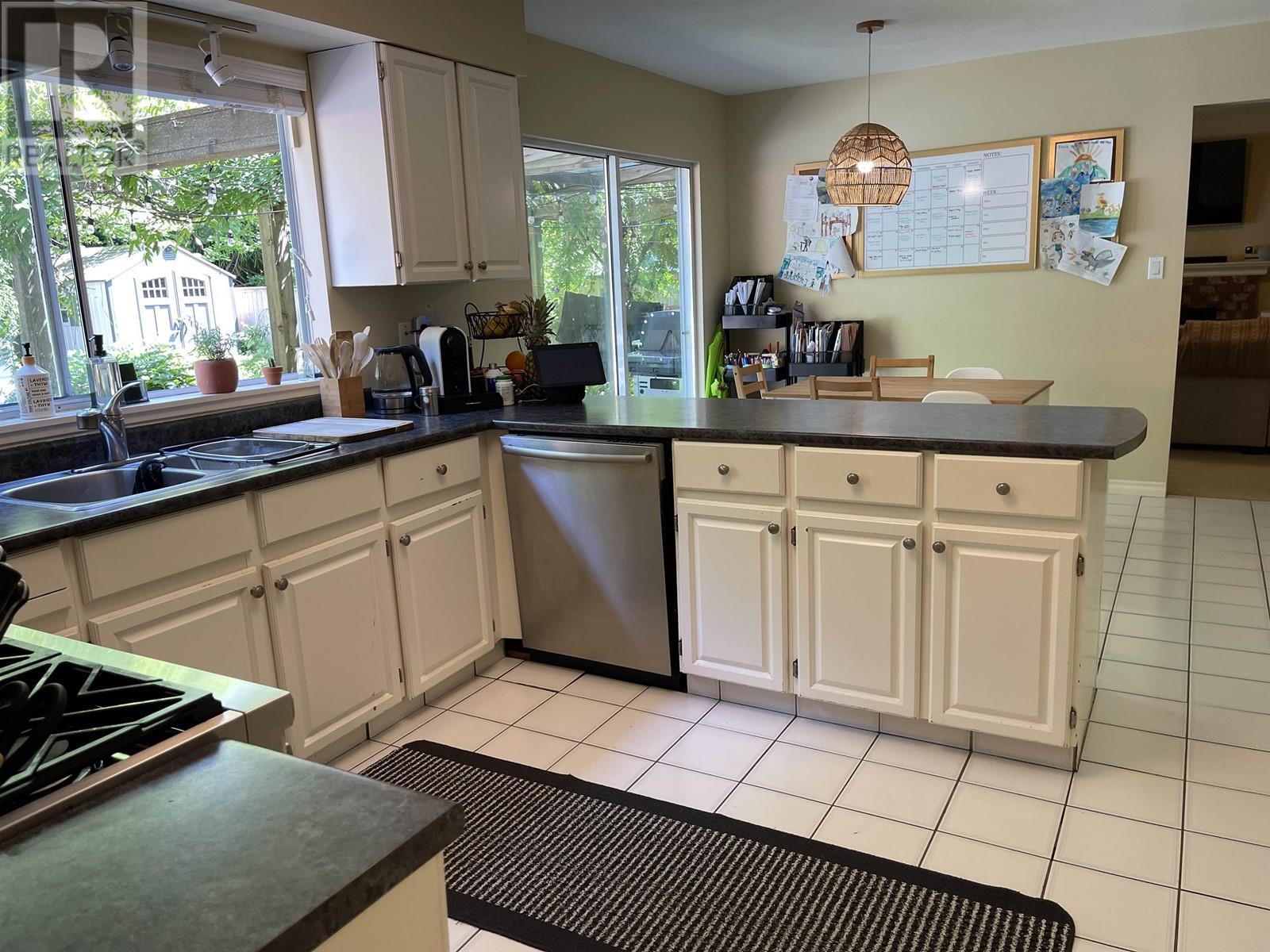 4560 Mapleridge Drive, North Vancouver, British Columbia  V7R 4M8 - Photo 4 - R2802431