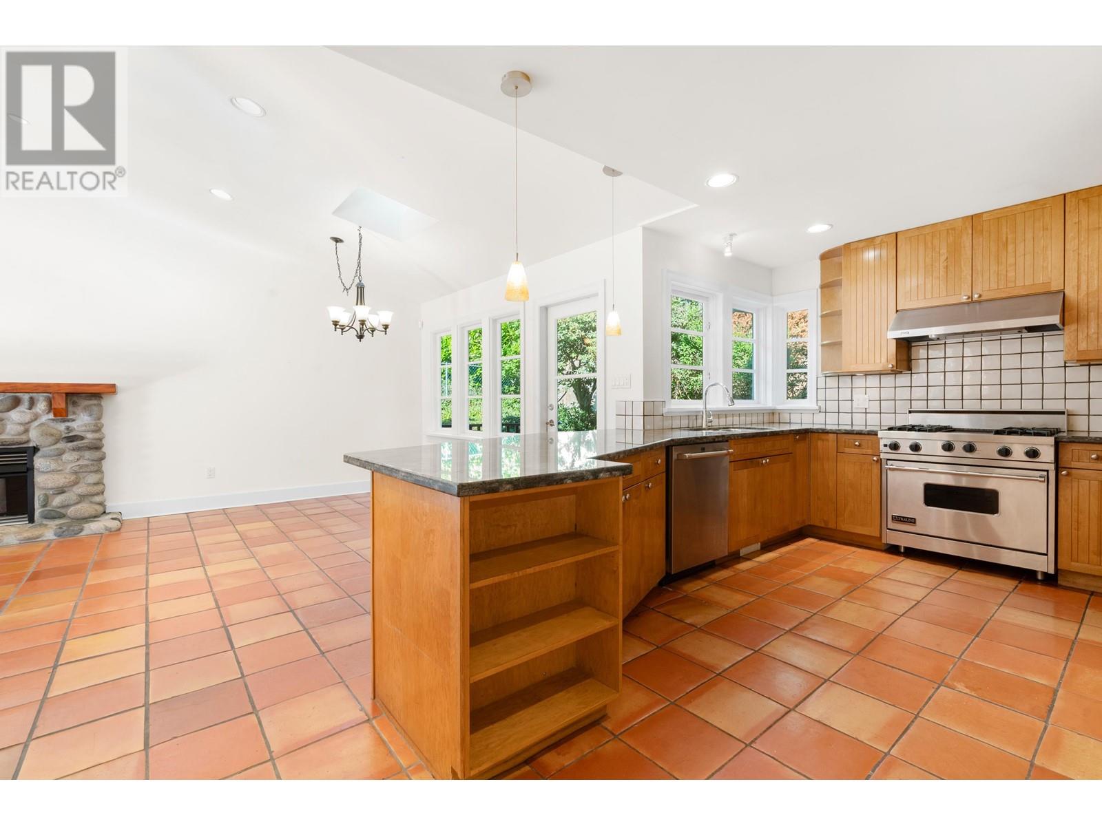 2957 Palmerston Avenue, West Vancouver, British Columbia  V7V 2X2 - Photo 13 - R2802576