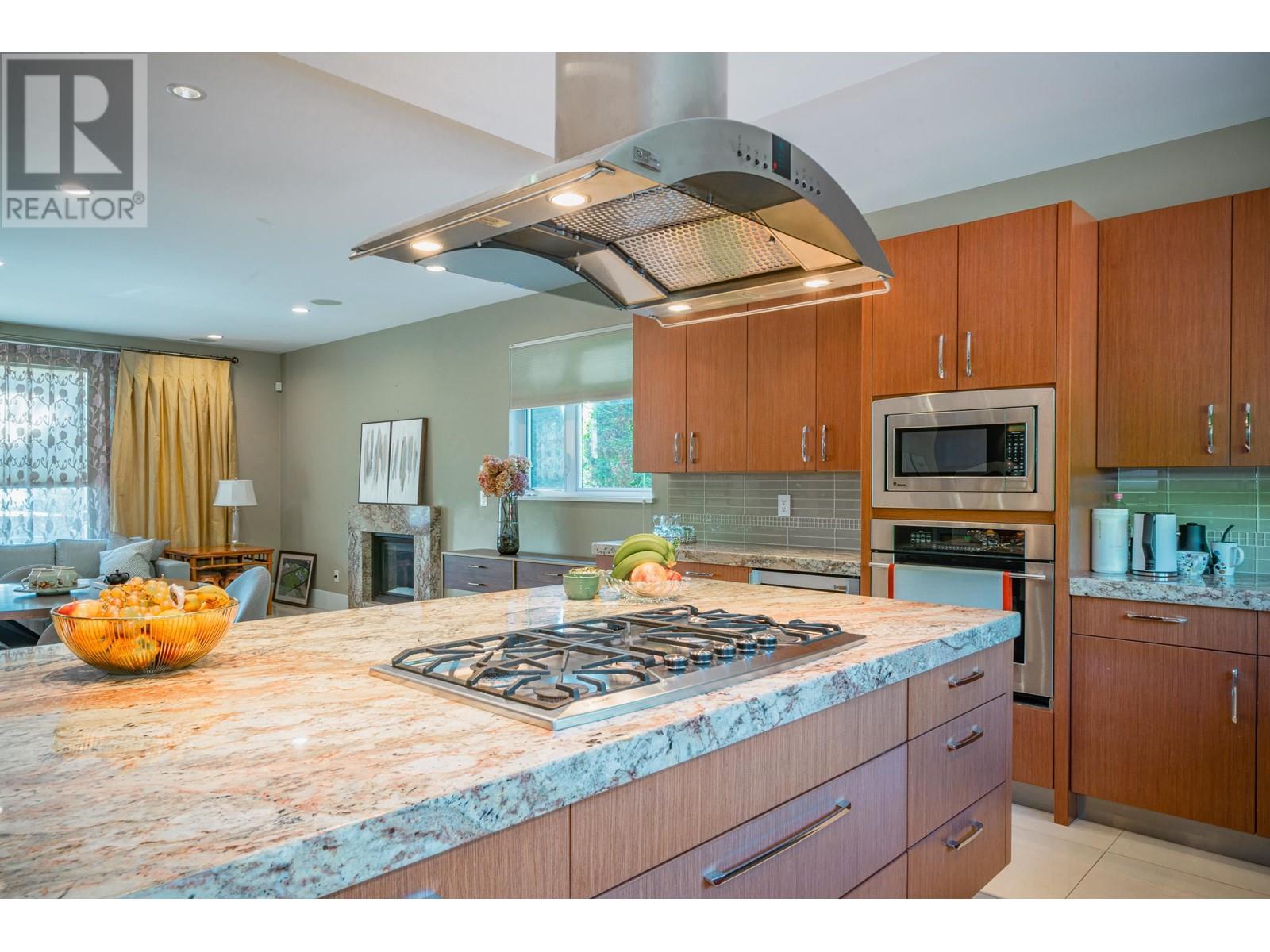 482 Genoa Crescent, North Vancouver, British Columbia  V7N 3B7 - Photo 18 - R2802458