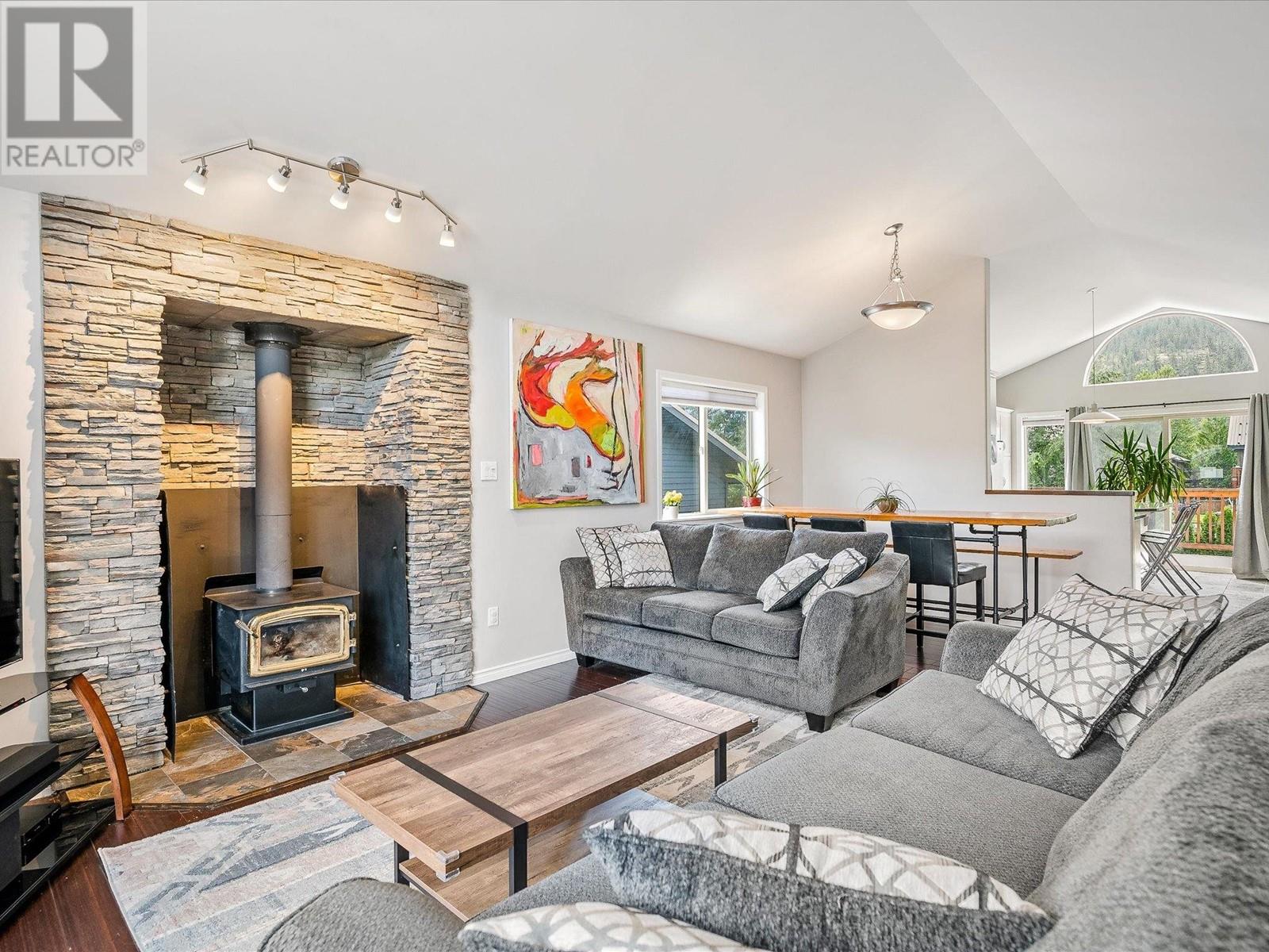 1476 Lupin Street, Pemberton, British Columbia  V0N 2L0 - Photo 4 - R2802700