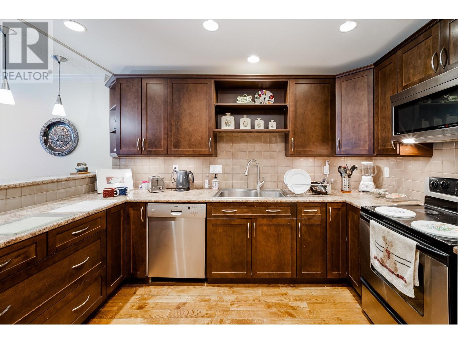 6 4350 Valley Drive, Vancouver, British Columbia  V6L 3B5 - Photo 8 - R2802613
