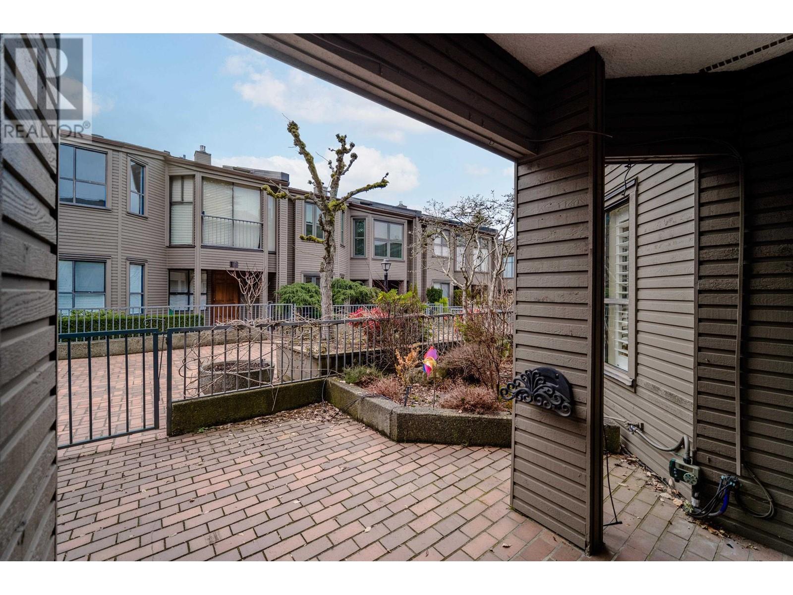 6 4350 Valley Drive, Vancouver, British Columbia  V6L 3B5 - Photo 4 - R2802613