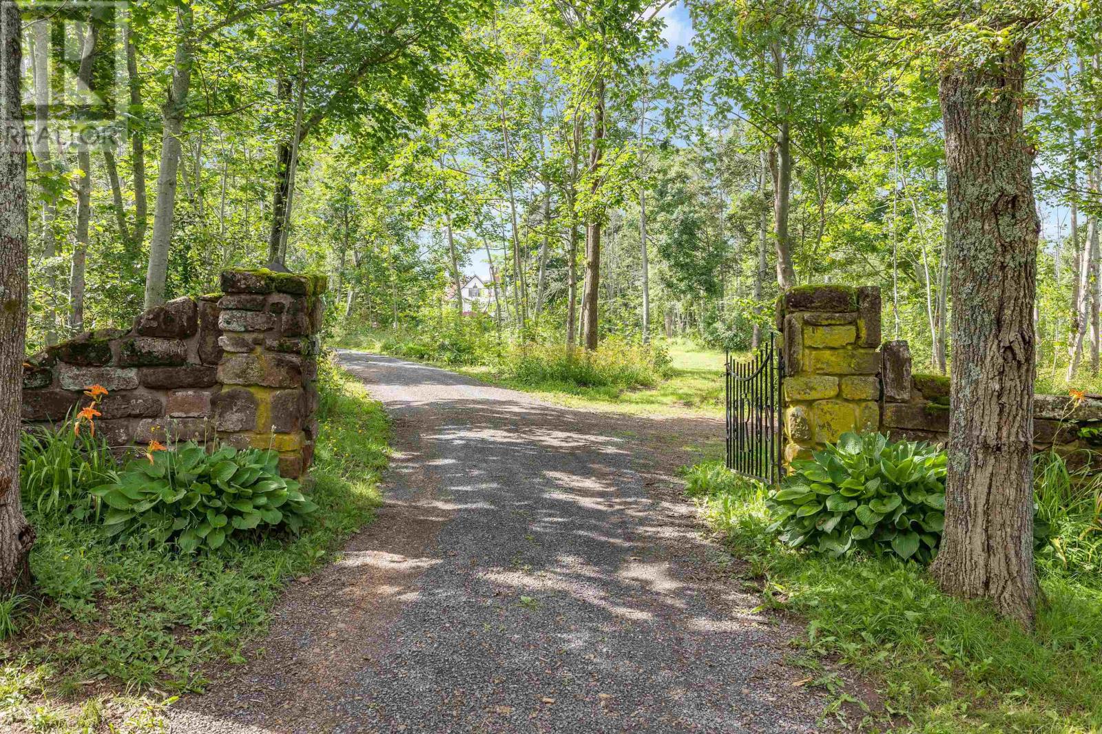 9 East Royalty Road, Georgetown, Prince Edward Island  C0A 1L0 - Photo 3 - 202315878