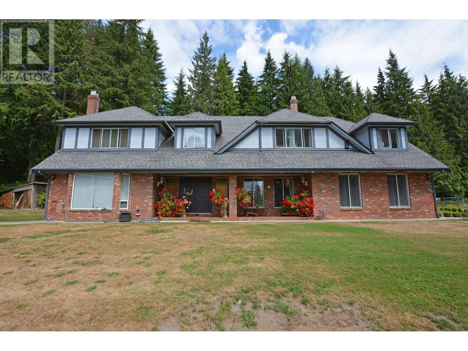 26025 103 Avenue, Maple Ridge, British Columbia  V2W 1K1 - Photo 2 - R2798735