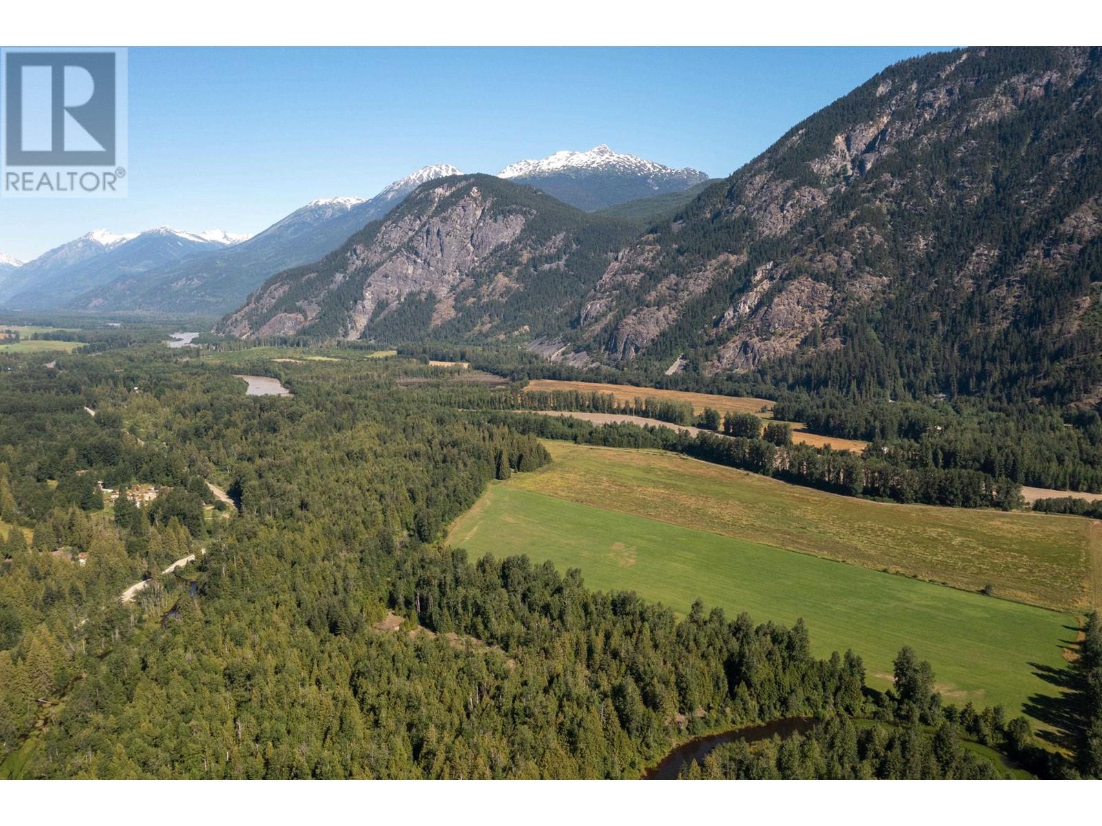 Dl 813 Pemberton Meadows Road, Pemberton, British Columbia  V0N 2L2 - Photo 11 - R2803158