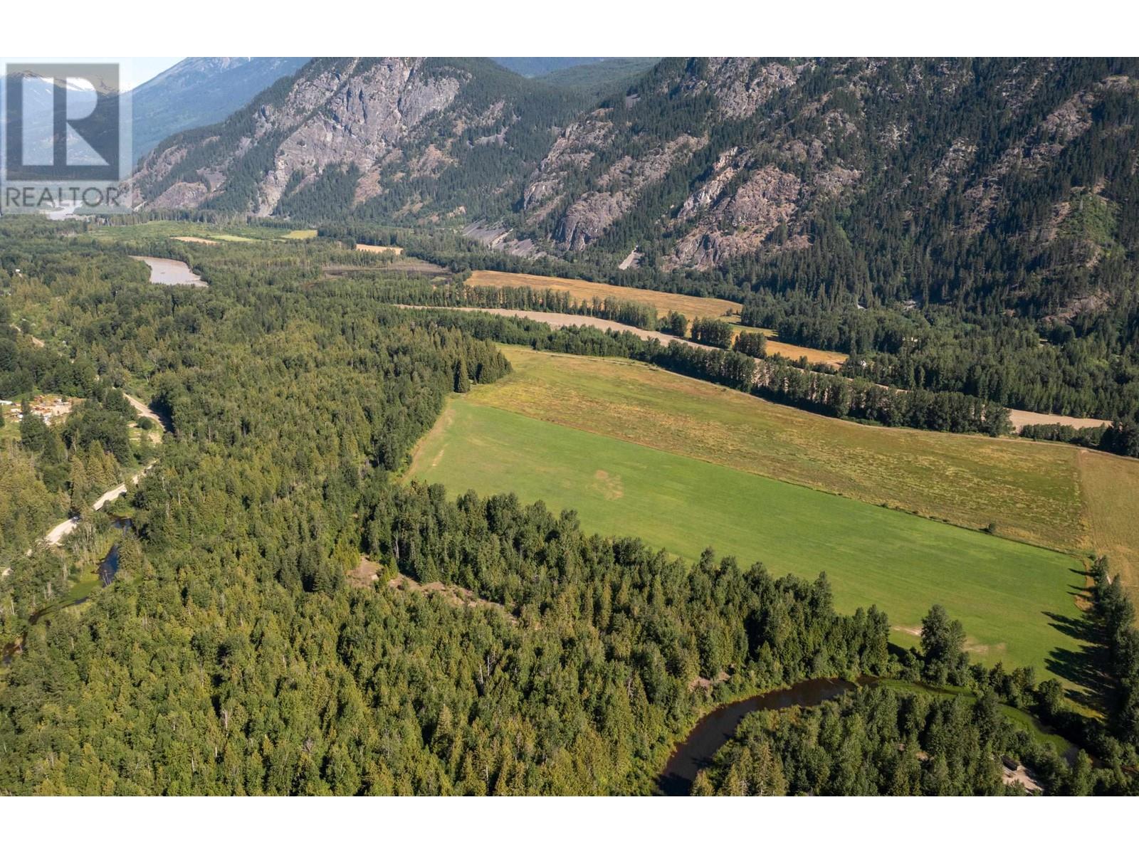 Dl 813 Pemberton Meadows Road, Pemberton, British Columbia  V0N 2L2 - Photo 12 - R2803158