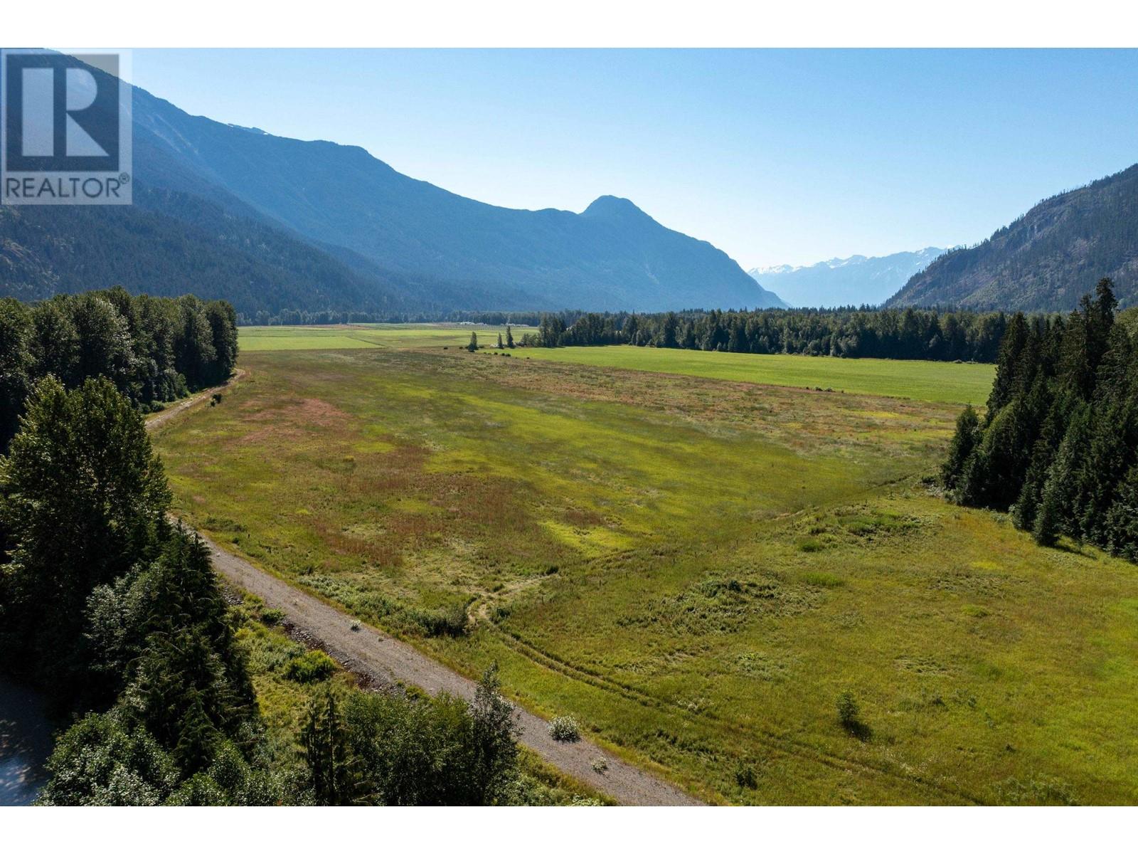 Dl 813 Pemberton Meadows Road, Pemberton, British Columbia  V0N 2L2 - Photo 4 - R2803158