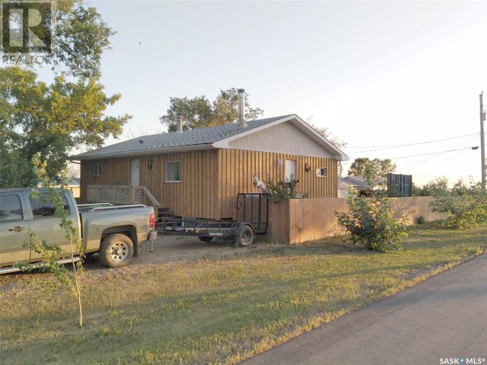 318 Toews Street, Morse, Saskatchewan  S0H 3C0 - Photo 7 - SK929945