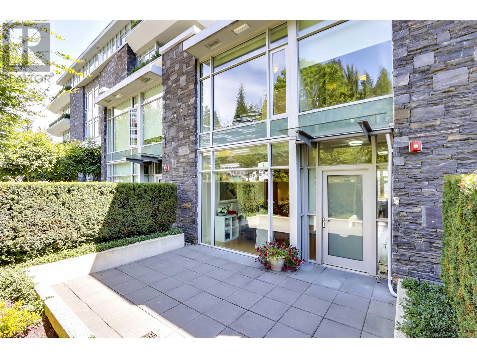 880 Arthur Erickson Place, West Vancouver, British Columbia  V7T 0B3 - Photo 2 - R2803183