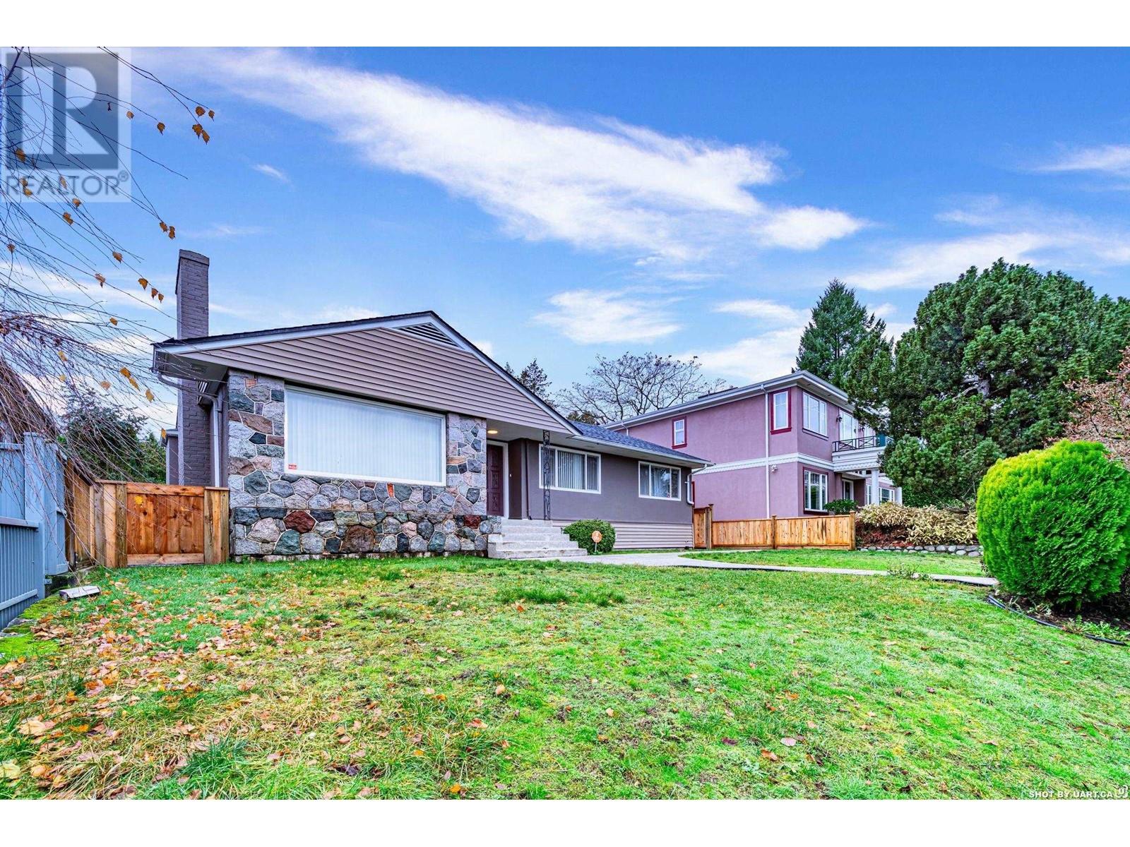 466 W 27th Avenue, Vancouver, British Columbia  V5Y 2K5 - Photo 3 - R2803227
