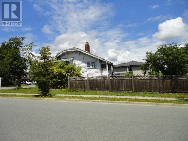 Listing Picture 4 of 5 : 7506 19TH AVENUE, Burnaby / 本拿比 - 魯藝地產 Yvonne Lu Group - MLS Medallion Club Member