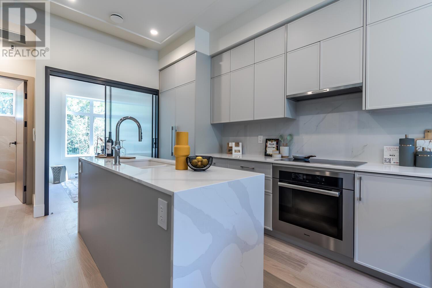 1510 W 61st Avenue, Vancouver, British Columbia  V6P 4Y9 - Photo 9 - R2803241