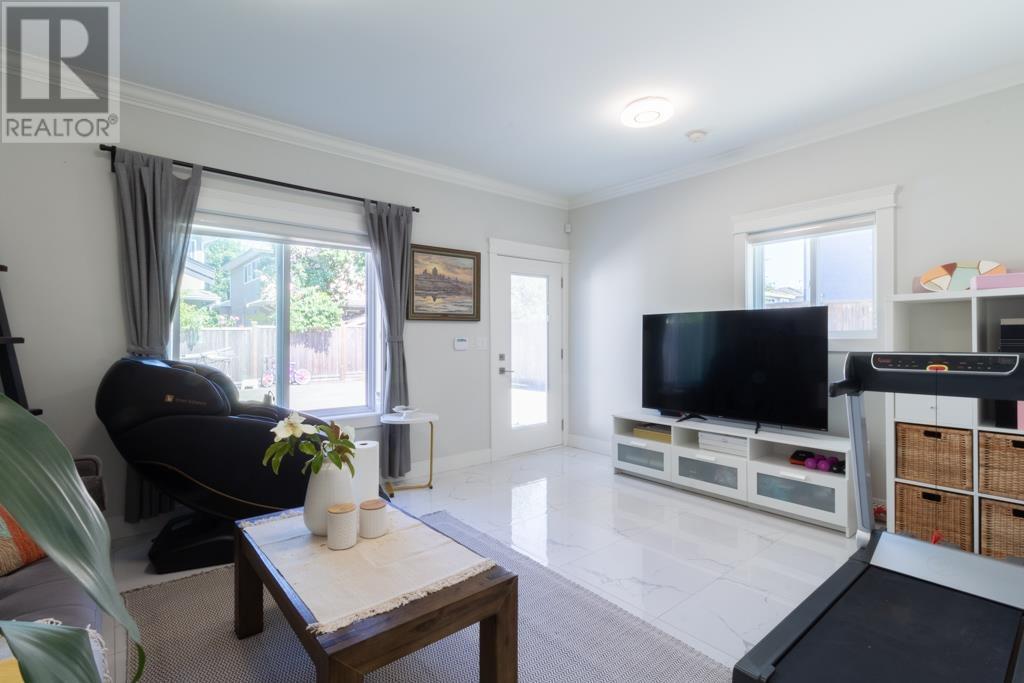 7471 Rosewood Street, Burnaby, British Columbia  V5E 2G6 - Photo 5 - R2803358