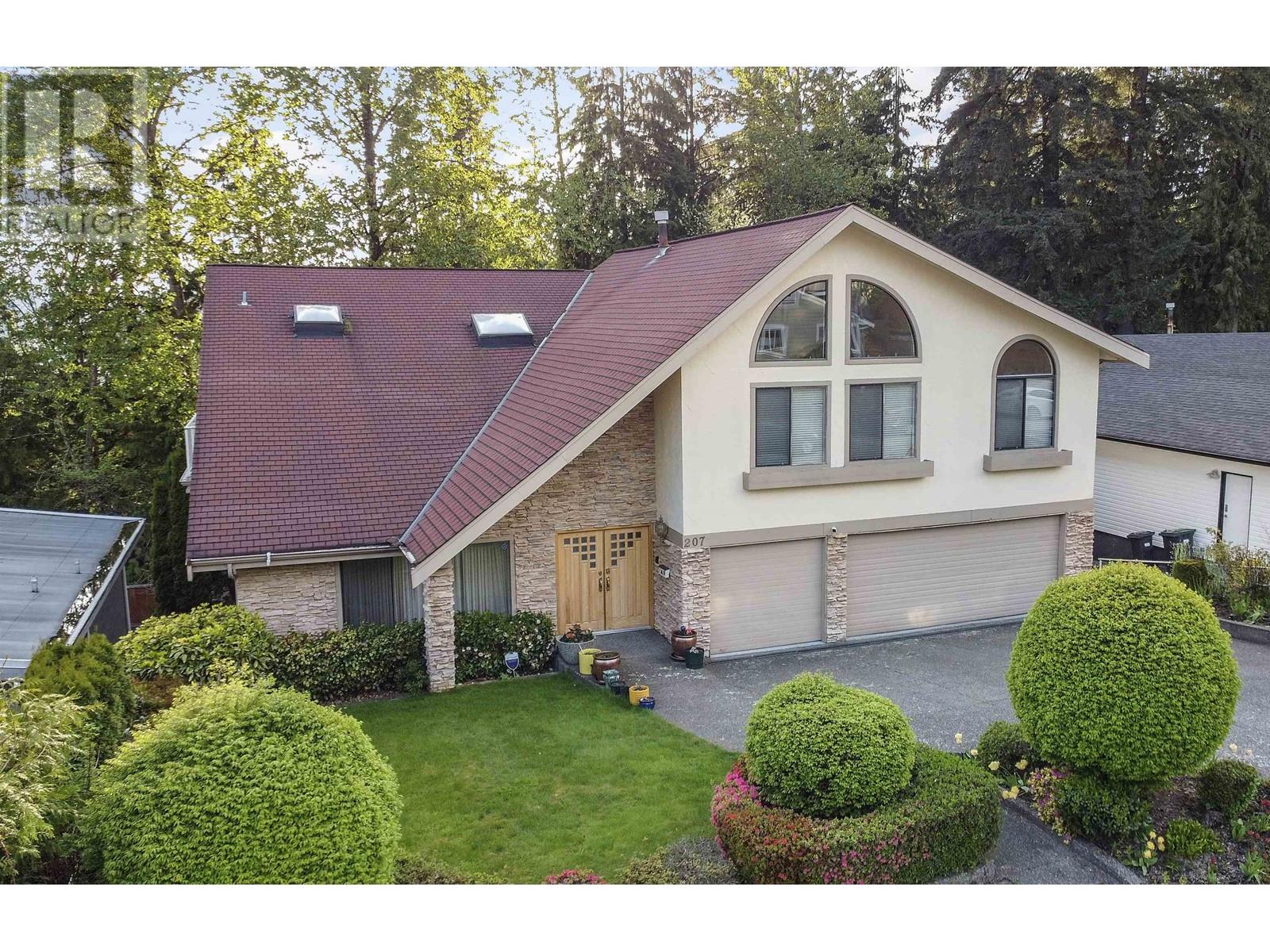 207 April Road, Port Moody, British Columbia  V3H 3V3 - Photo 1 - R2803319