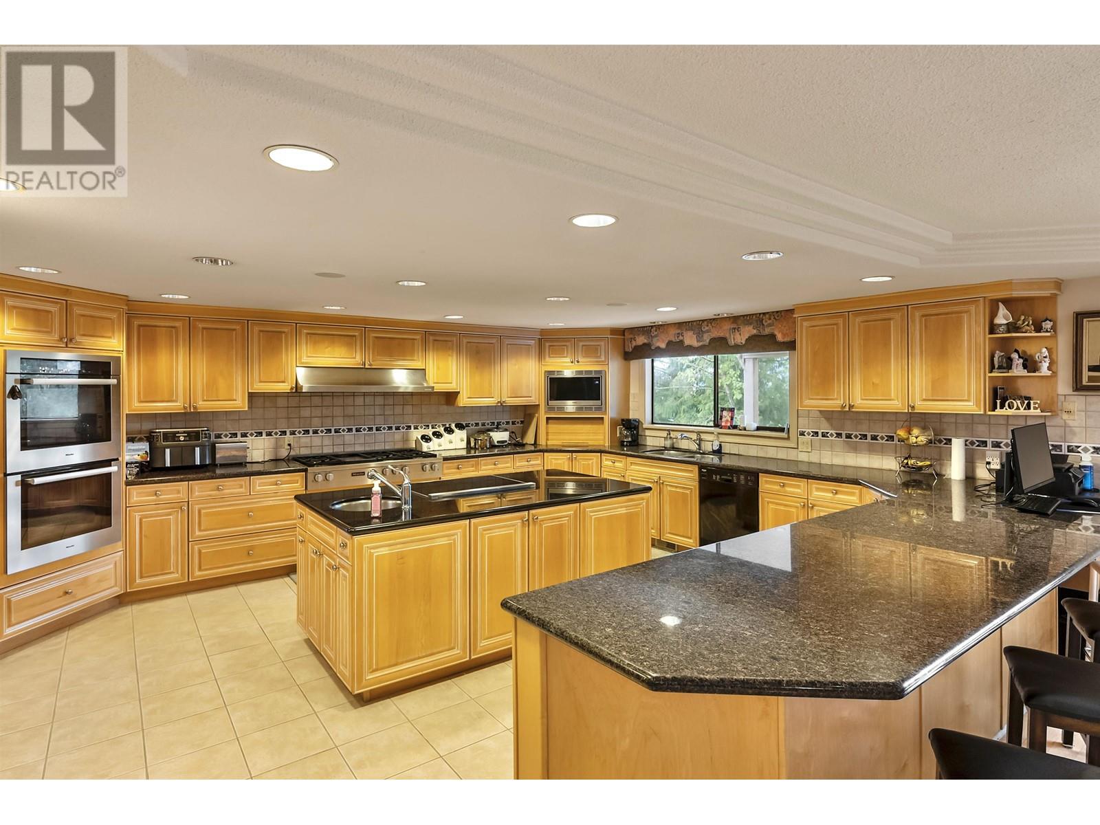 207 April Road, Port Moody, British Columbia  V3H 3V3 - Photo 8 - R2803319