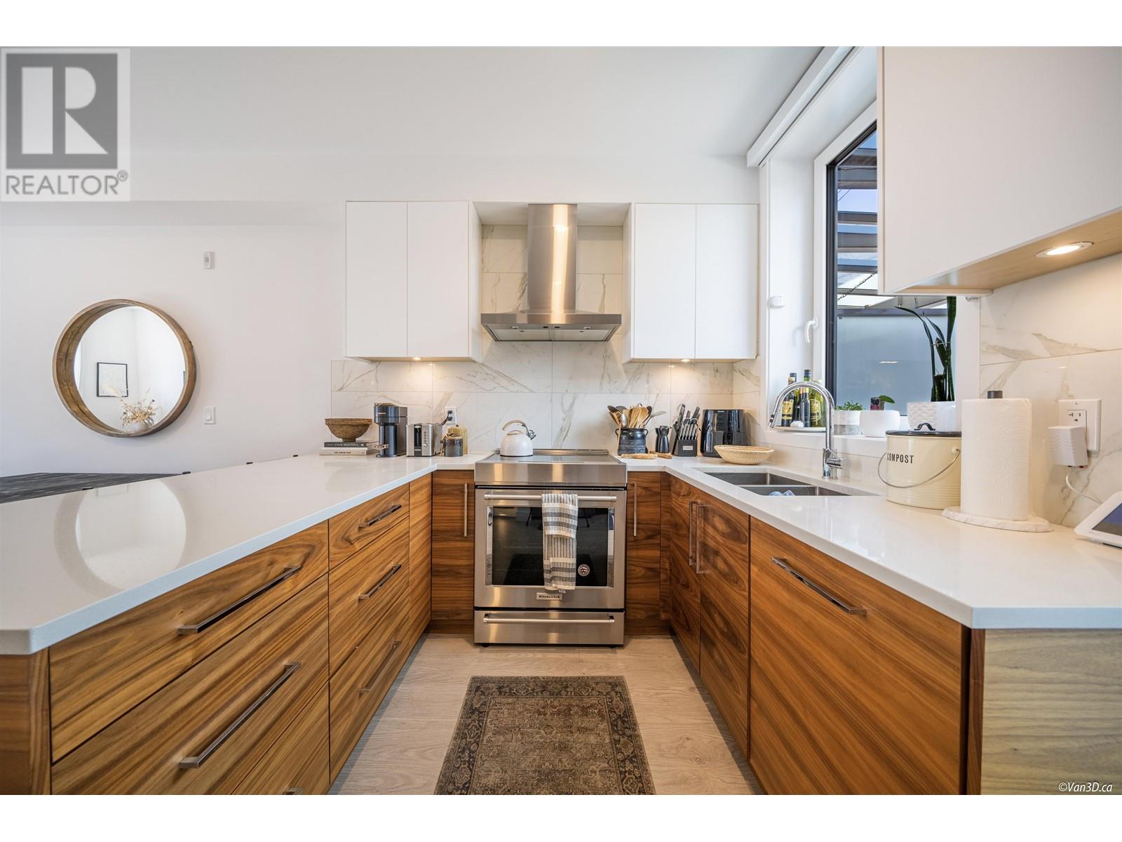 31 720 E 3rd Street, North Vancouver, British Columbia  V7L 0G7 - Photo 3 - R2803160