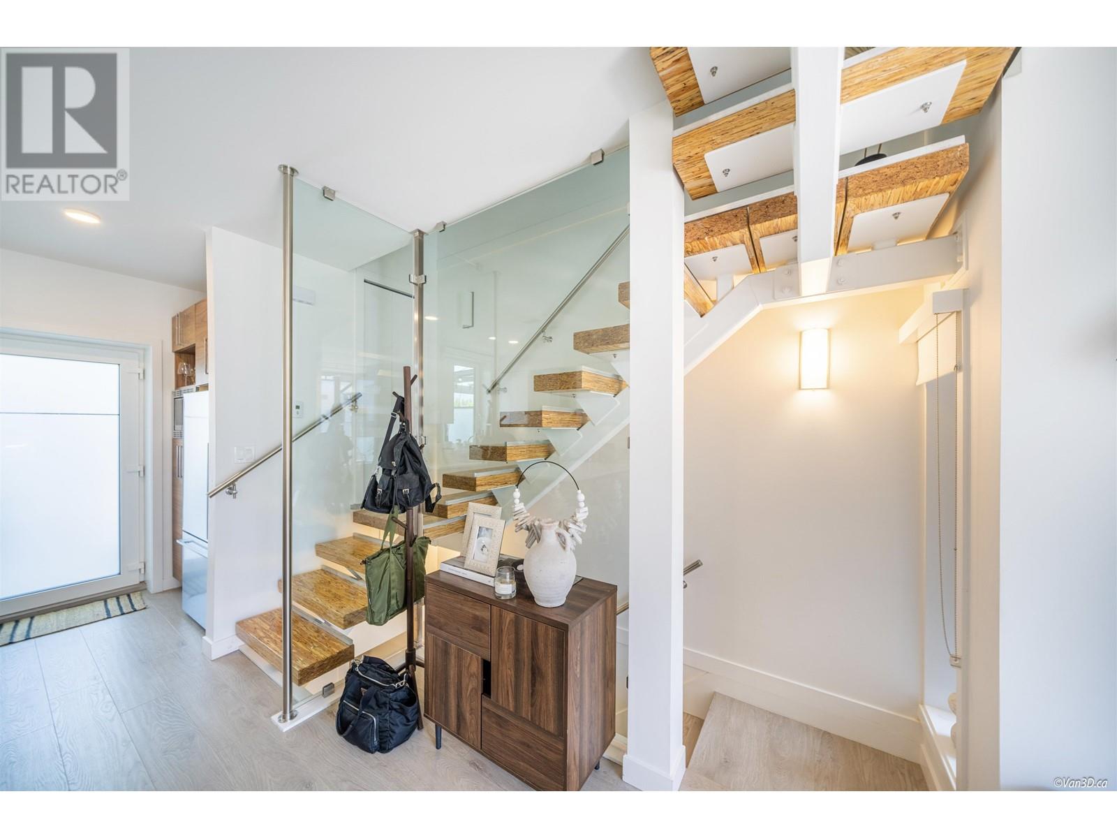 31 720 E 3rd Street, North Vancouver, British Columbia  V7L 0G7 - Photo 10 - R2803160