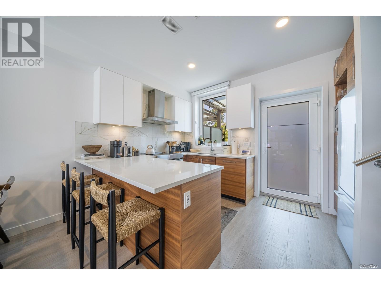 31 720 E 3rd Street, North Vancouver, British Columbia  V7L 0G7 - Photo 4 - R2803160
