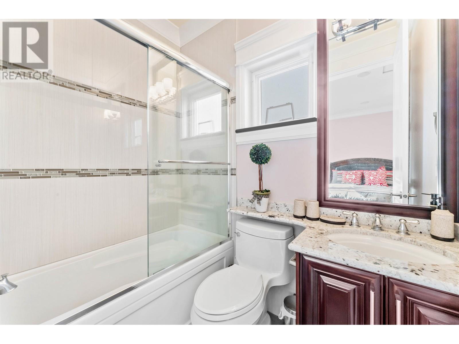 5611 Irving Street, Burnaby, British Columbia  V5H 1V5 - Photo 23 - R2803601
