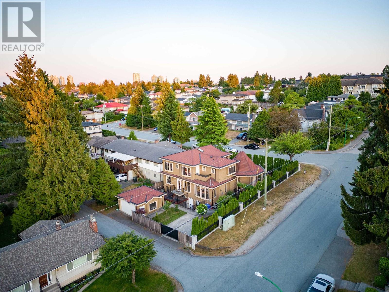 5611 Irving Street, Burnaby, British Columbia  V5H 1V5 - Photo 36 - R2803601