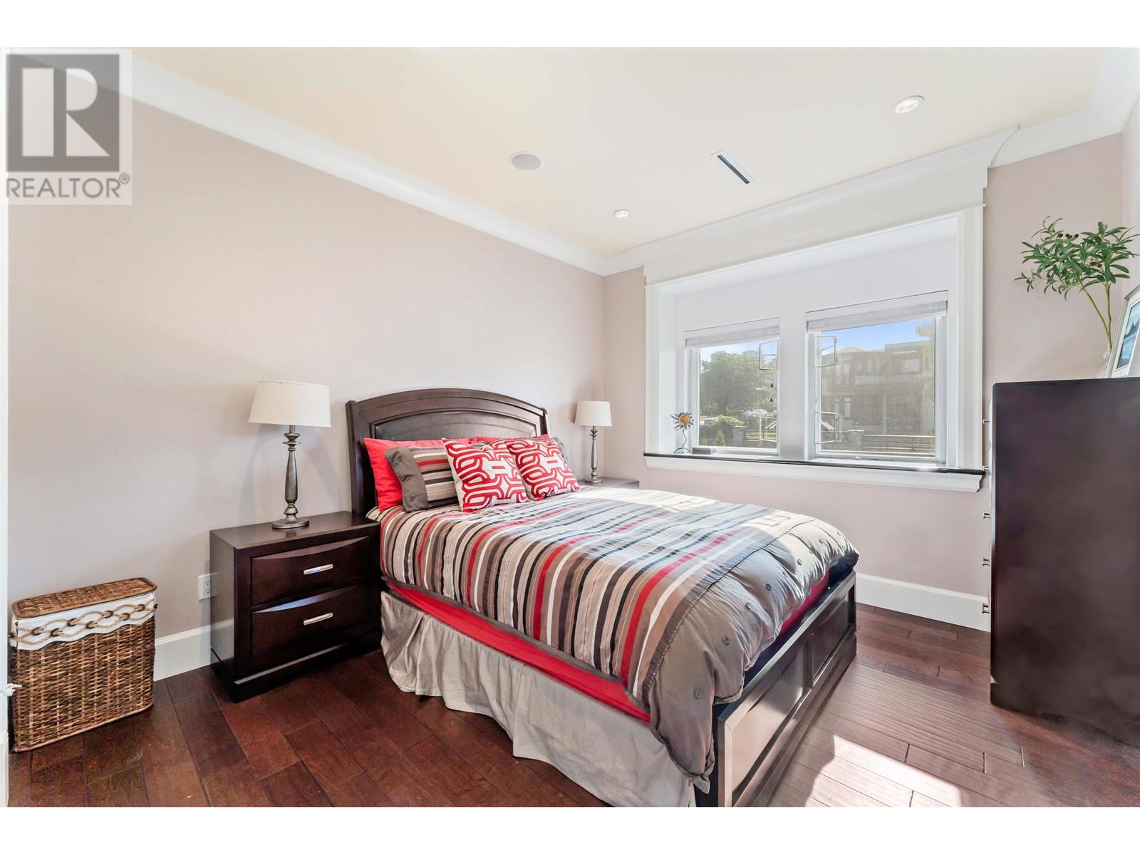 5611 Irving Street, Burnaby, British Columbia  V5H 1V5 - Photo 22 - R2803601