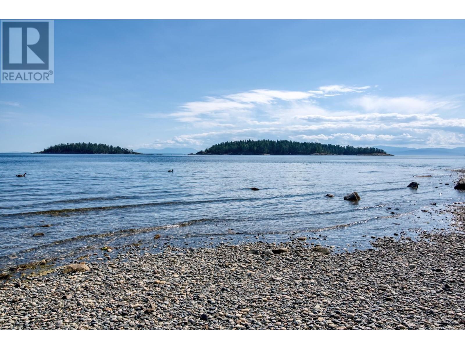 5374 Wakefield Beach Lane, Sechelt, British Columbia  V7Z 0T6 - Photo 2 - R2803710