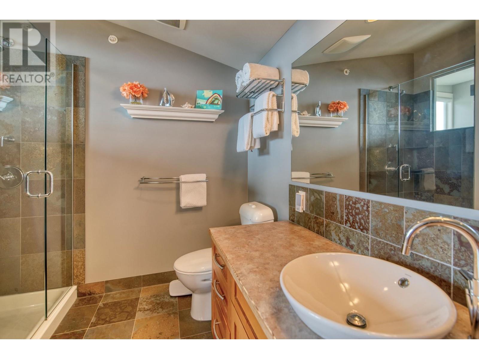 5374 Wakefield Beach Lane, Sechelt, British Columbia  V7Z 0T6 - Photo 26 - R2803710